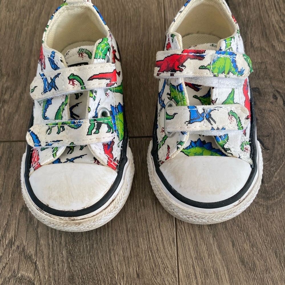 Todder Boy Converse Size 4C
